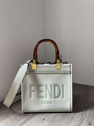 Picture of Fendi Lady Handbags _SKUfw152928969fw